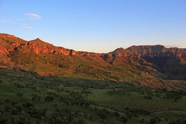 mountains-morning-light